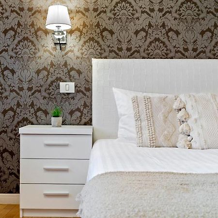 City Heart Retreat Elegant Apartment ブカレスト エクステリア 写真