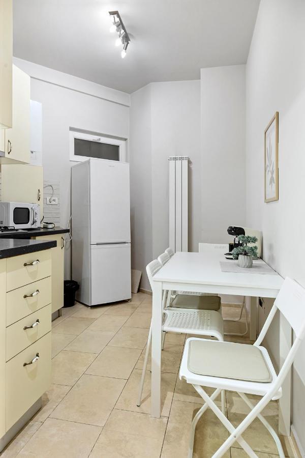 City Heart Retreat Elegant Apartment ブカレスト エクステリア 写真